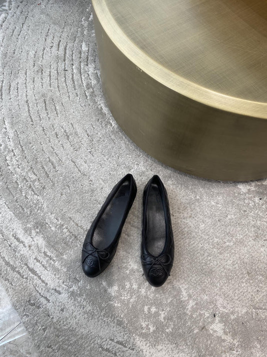 BALLET FLATS ALL BLACK QUILTED LAMBSKIN