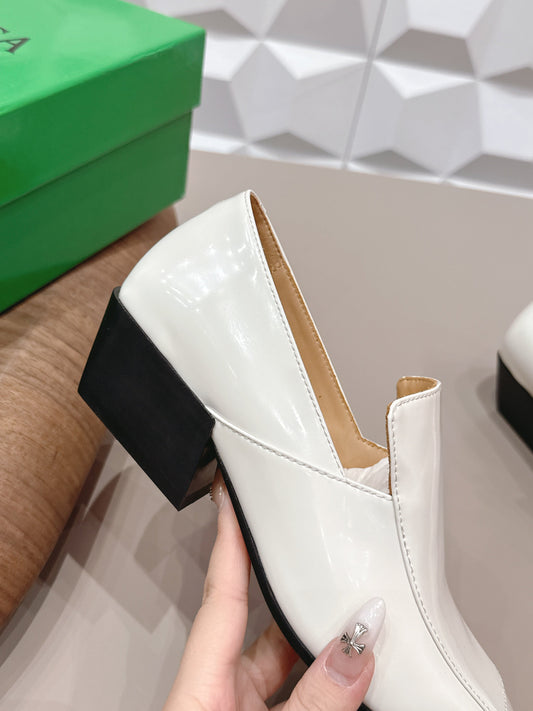 BOTTEGA VENETA 26S VENTURA LOAFERS 40 MM WHITE GLOSSY CALFSKIN