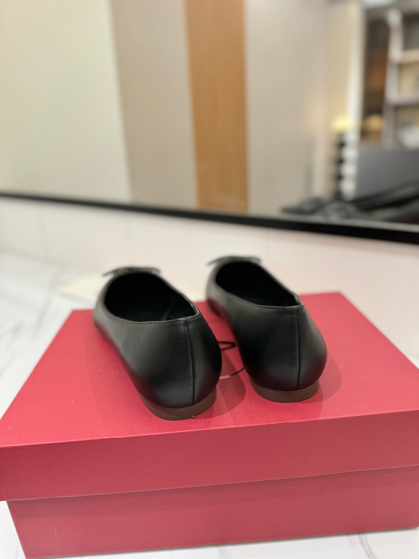 VALENTINO 26S BALLET FLATS IN BLACK SMOOTH CALFSKIN