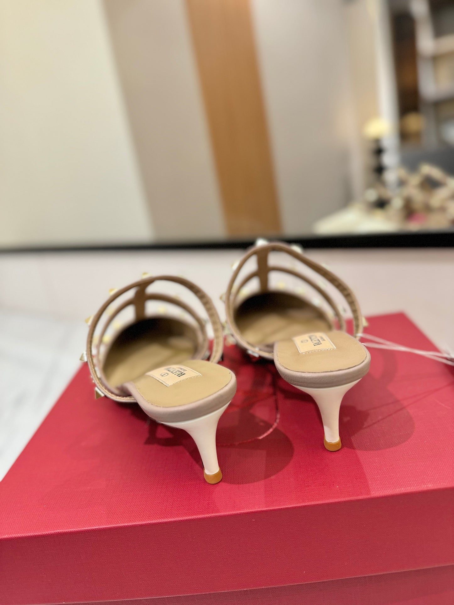VALENTINO 26S STUDDED HEELED MULES 50 MM IN WHITE PATENT CALFSKIN
