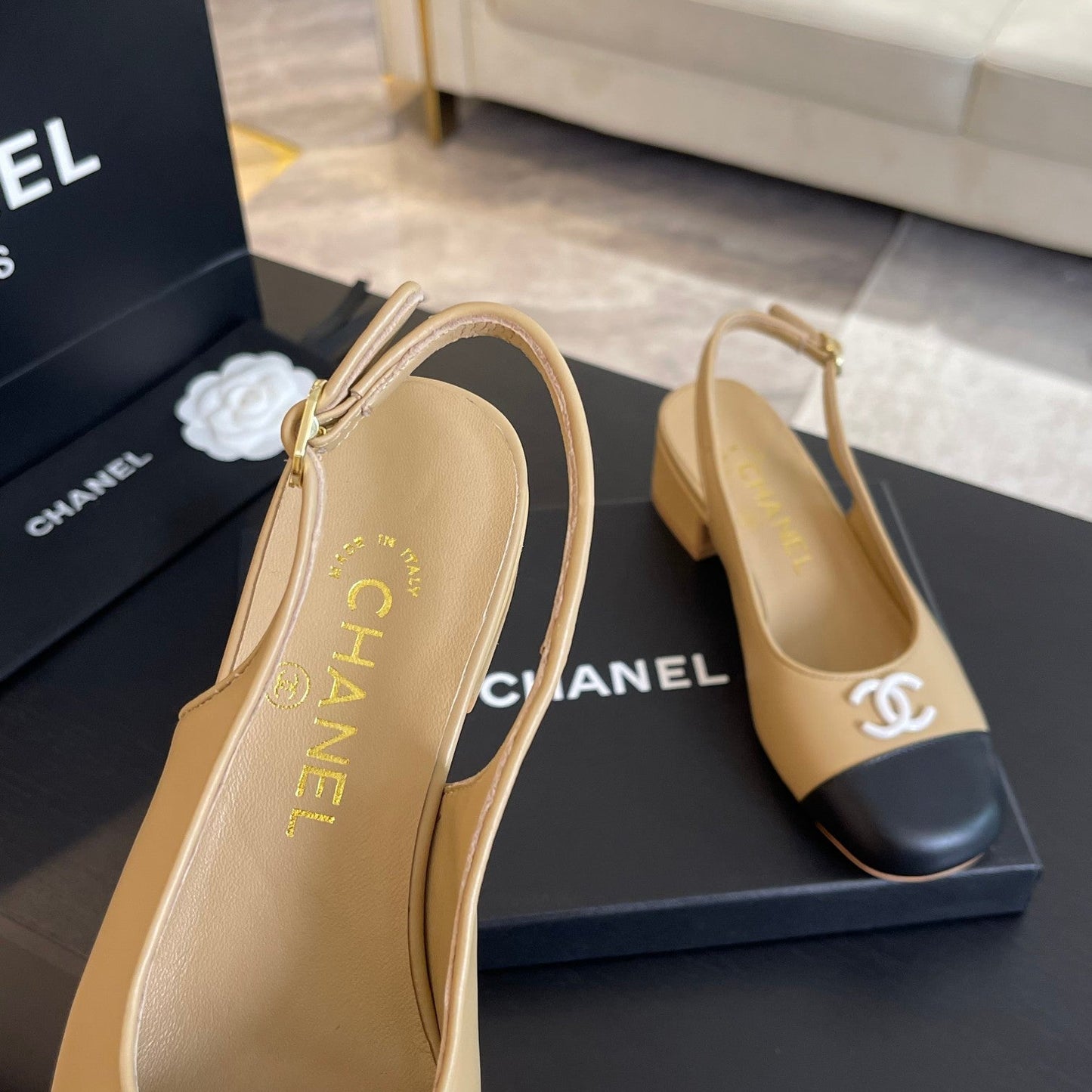 CC SLINGBACKS IN DARK BEIGE MIX BLACK CALFSKIN