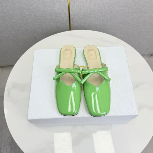 DIOR 26S PEARL-ACCENT BOW FLAT MULES IN FRESH GREEN GLOSSY CALFSKIN