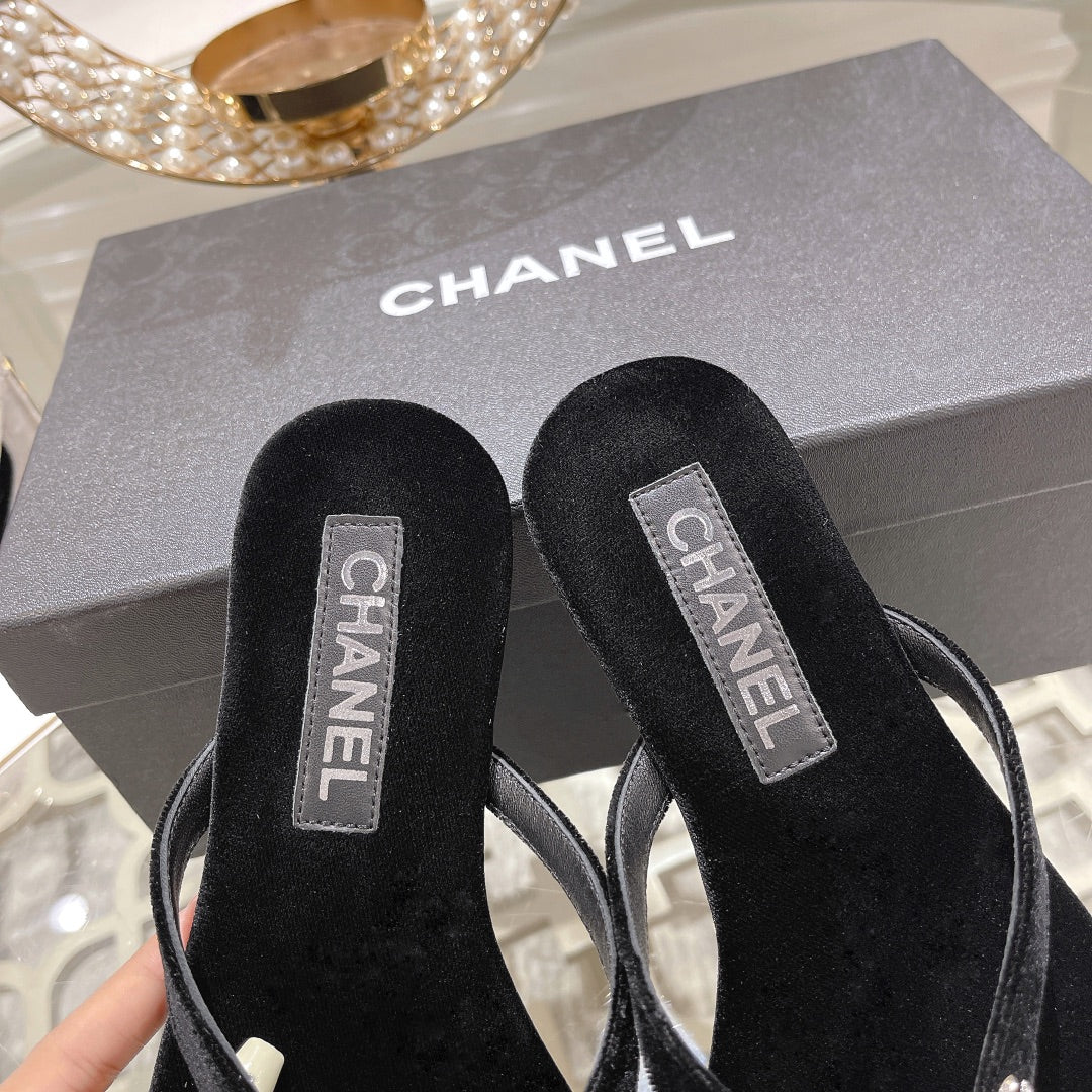 Double CC Velvet Flip Flop Thongs Black