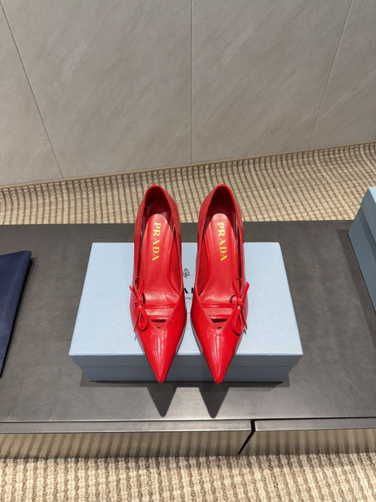PRADA 26S POINTED TOE HEELS 75MM IN DARK RED CALFSKIN WITH BOW