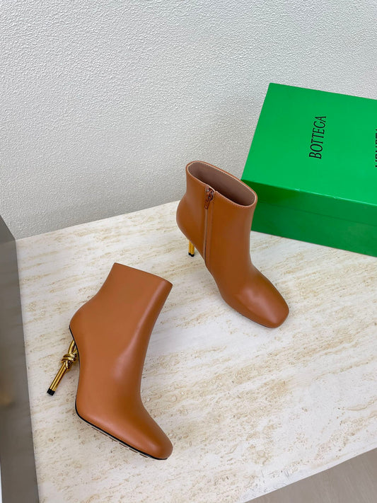 KNOT ANKLE BOOT IN BRONZE BROWN CALFSKIN WITH GOLD METAL HEEL 9 CM