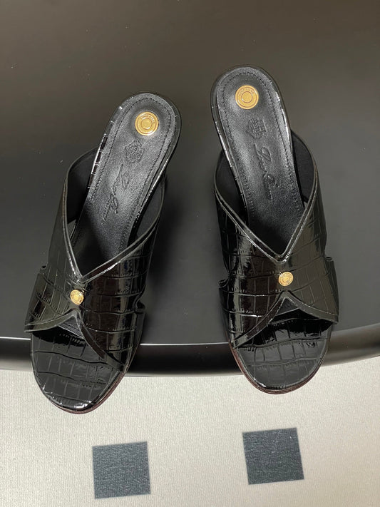 HIGH HEELS 80 MM IN BLACK CALFSKIN SNAKE EMBOSSING