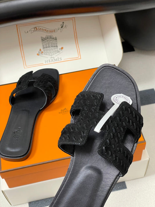 HM 25S ORAN SANDAL IN BLACK SUEDE AND LAMBSKIN