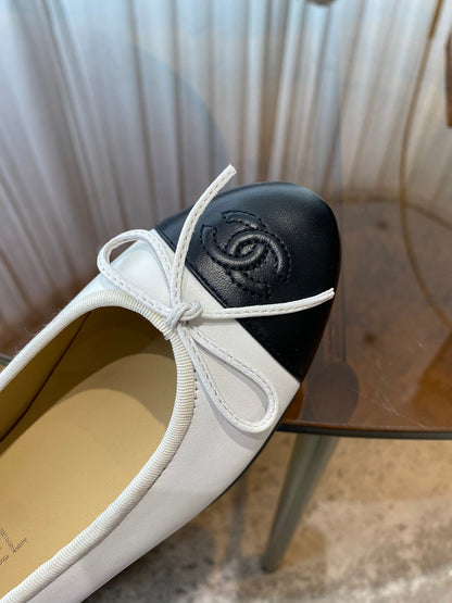 BALLET FLATS WHITE BLACK LAMBSKIN