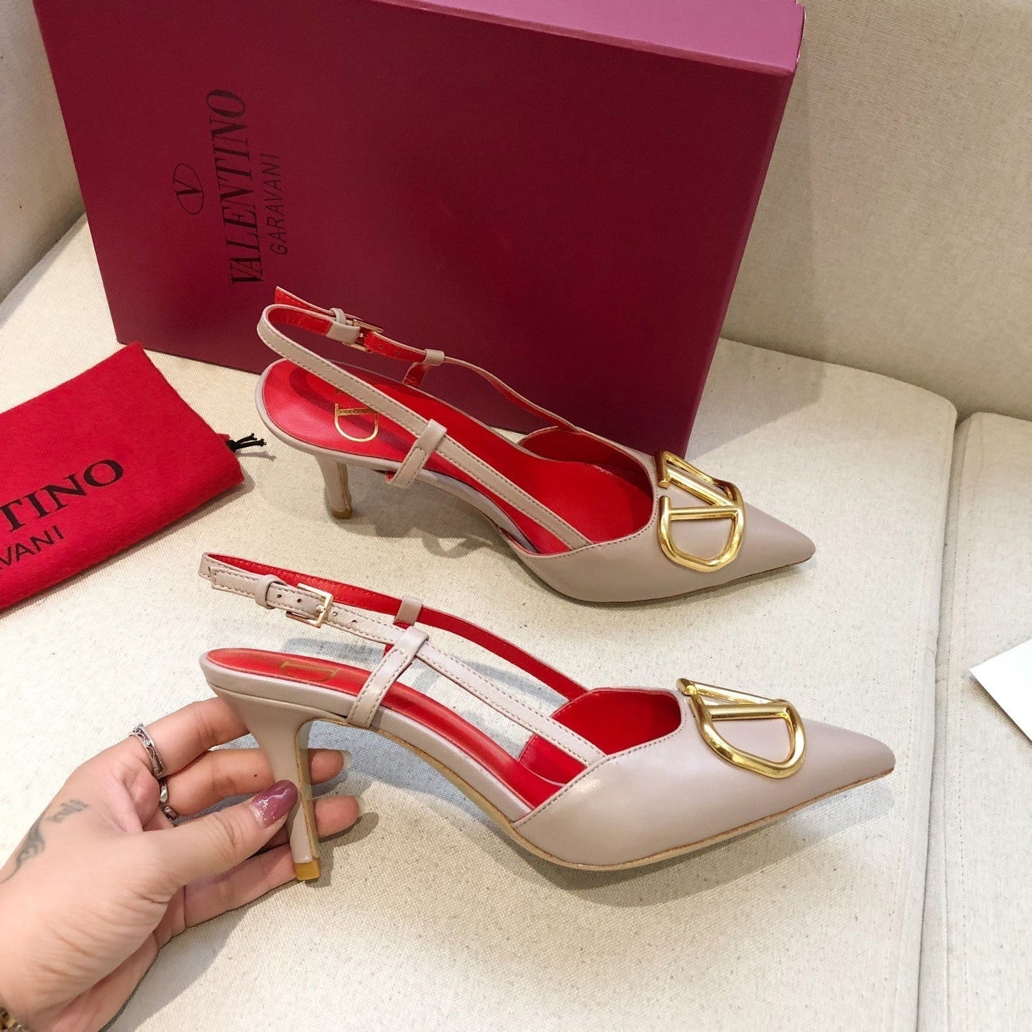 VLOGO SIGNATURE PALE PINK CALFSKIN HIGH SLINGBACK PUMP 7 CM WITH GOLD LOGO