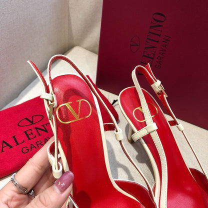 VLOGO SIGNATURE WHITE CALFSKIN HIGH SLINGBACK PUMP 7 CM WITH GOLD LOGO