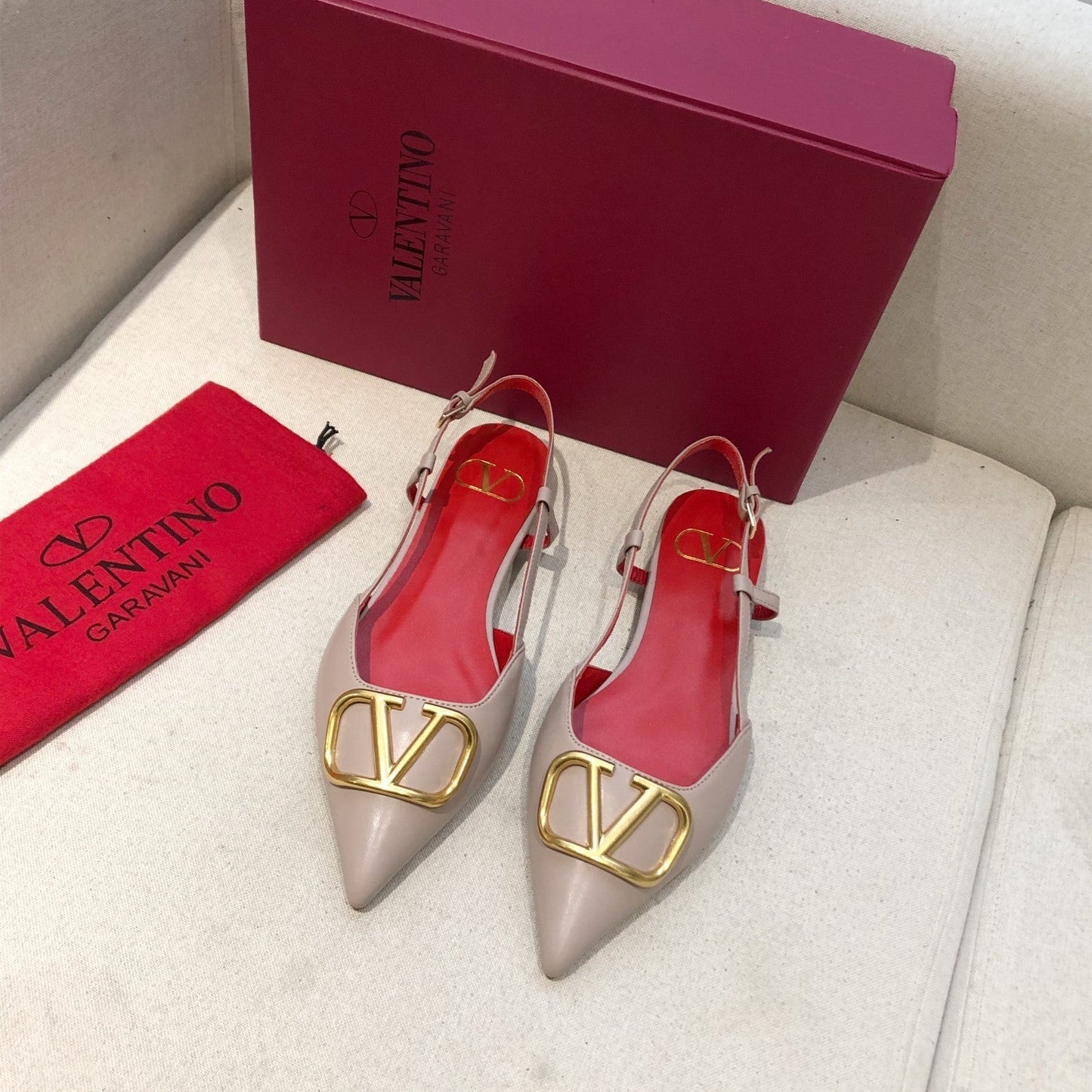 VLOGO SIGNATURE CREPE PINK CALFSKIN FLAT SLINGBACK PUMP