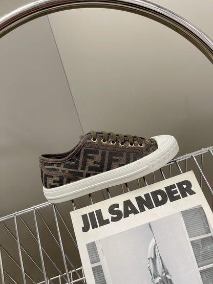 FENDI DOMINO MOTIF LOW-TOP SNEAKERS IN BROWN CANVAS