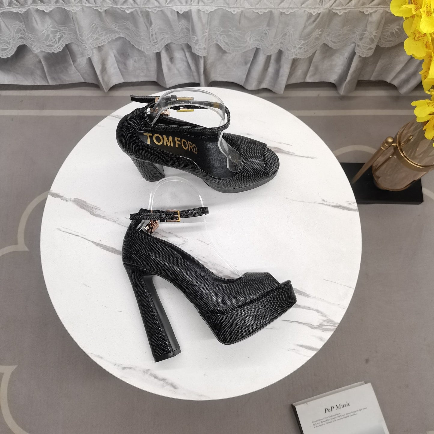 PADLOCK PLATFORM PEEP TOE PUMP 14 CM IN BLACK GRAINED CALFSKIN