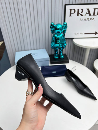 PRADA 26S POINTED TOE PUMPS 40MM IN BLACK CALFSKIN