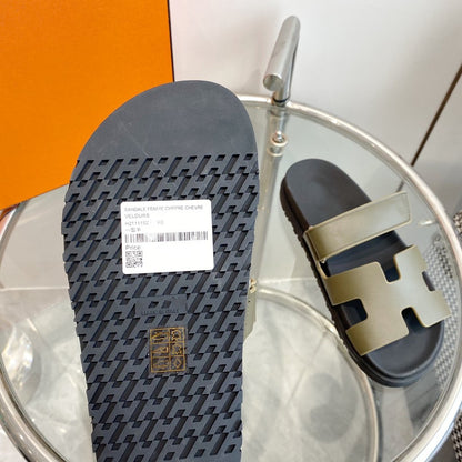 Chypre Sandal Clay Mastic Calfskin Leather