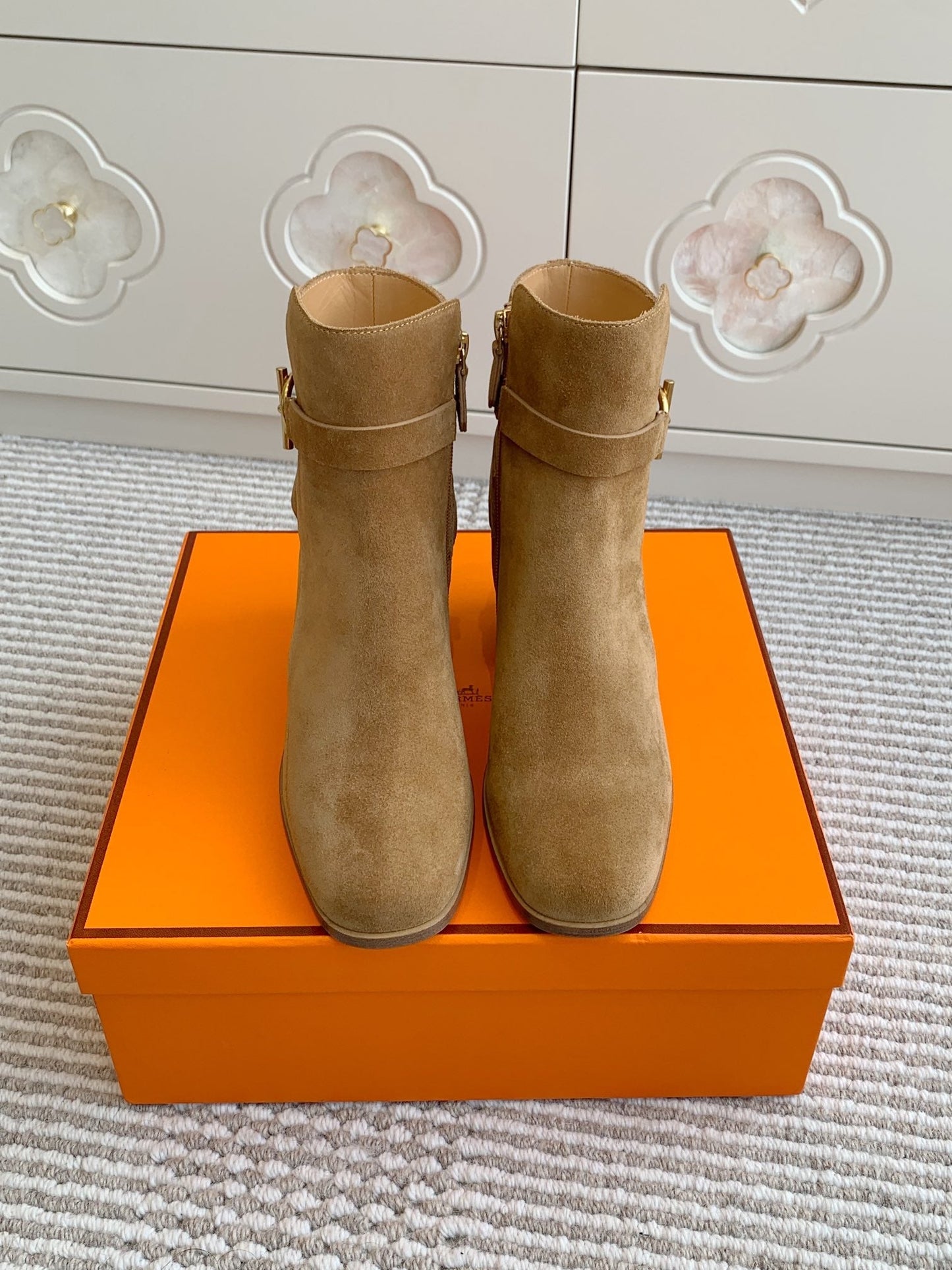 HM 25S ANKLE BOOTS 50 MM IN BROWN SUEDE WITH GOLD HARDWARE