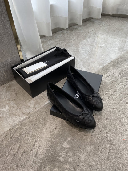 BALLET FLATS ALL BLACK QUILTED LAMBSKIN