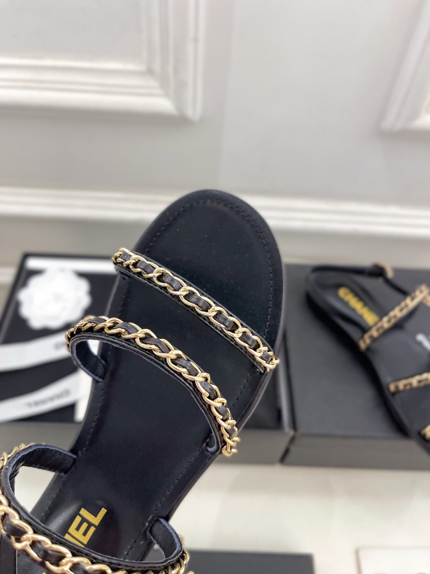 CC MESH FLAT SANDALS IN BLACK LAMBSKIN