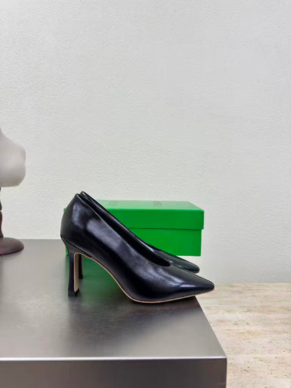HIGH PUMP IN BLACK SHINY CALFSKIN