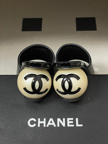 CC 2026 Pearl Flat Sandals 70 Sheepskin Double C Logo