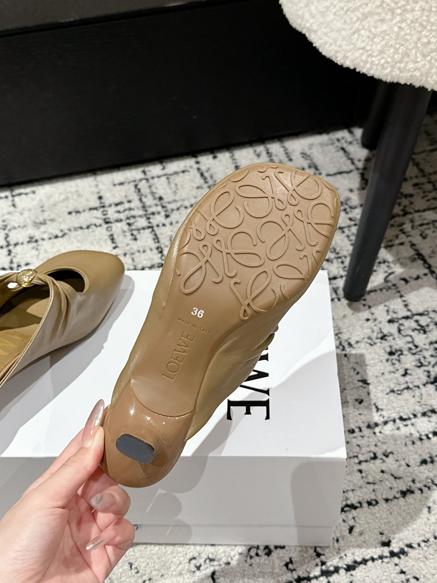 CHLOÉ 26S HIGH-HEELED MULES IN CAMEL BROWN CALFSKIN