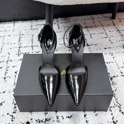 ALAIA 26S POINTED-TOE HEELS 90 MM IN BLACK PATENT CALFSKIN