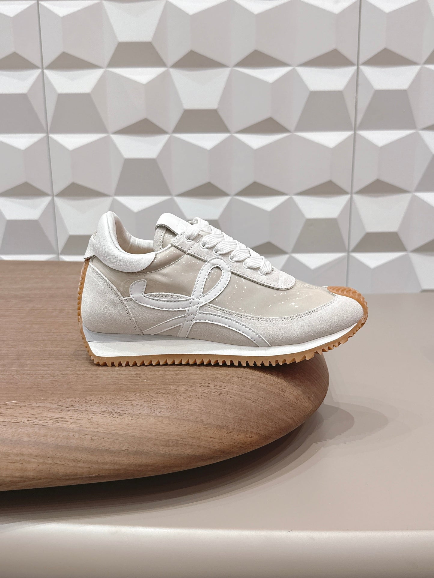 LOEWE 26S FLOW RUNNER SNEAKER IN WHITE SUEDE AND CLEAR PLASTIC AND CALFSKIN