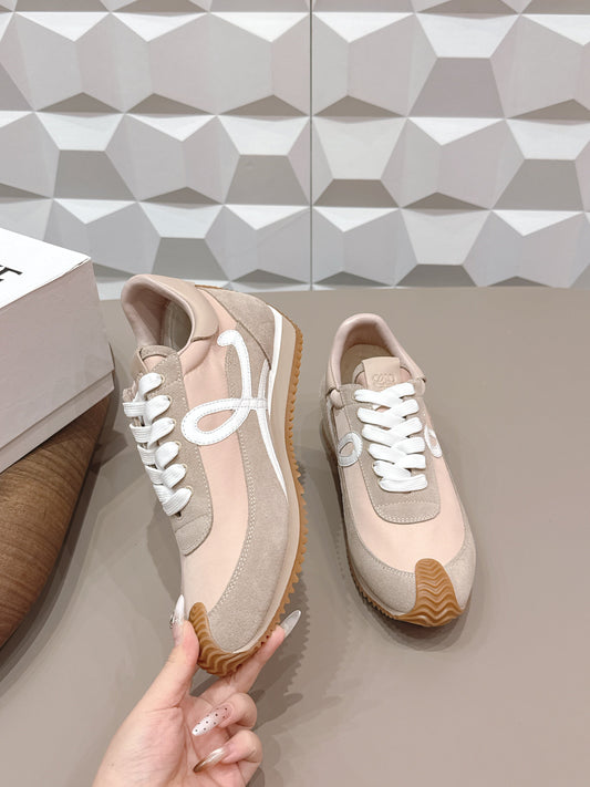 LOEWE 26S FLOW RUNNER SNEAKER IN LIGHT BEIGE SUEDE AND CALFSKIN