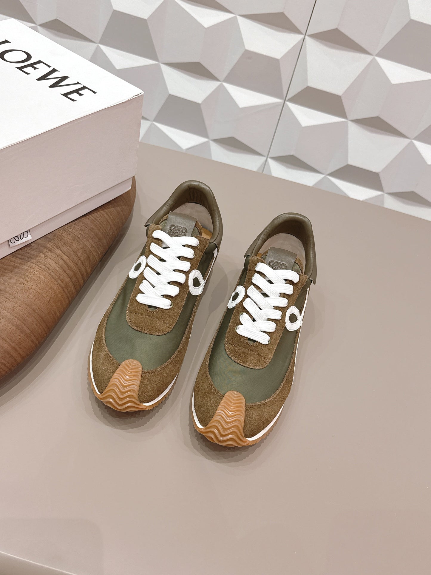 LOEWE 26S FLOW RUNNER SNEAKER IN DARK BROWN SUEDE AND CALFSKIN