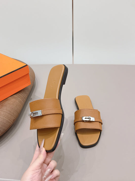 HM 26S GIULIA SANDAL IN CARAMEL BROWN EPSOM CALFSKIN SILVER HARDWARE