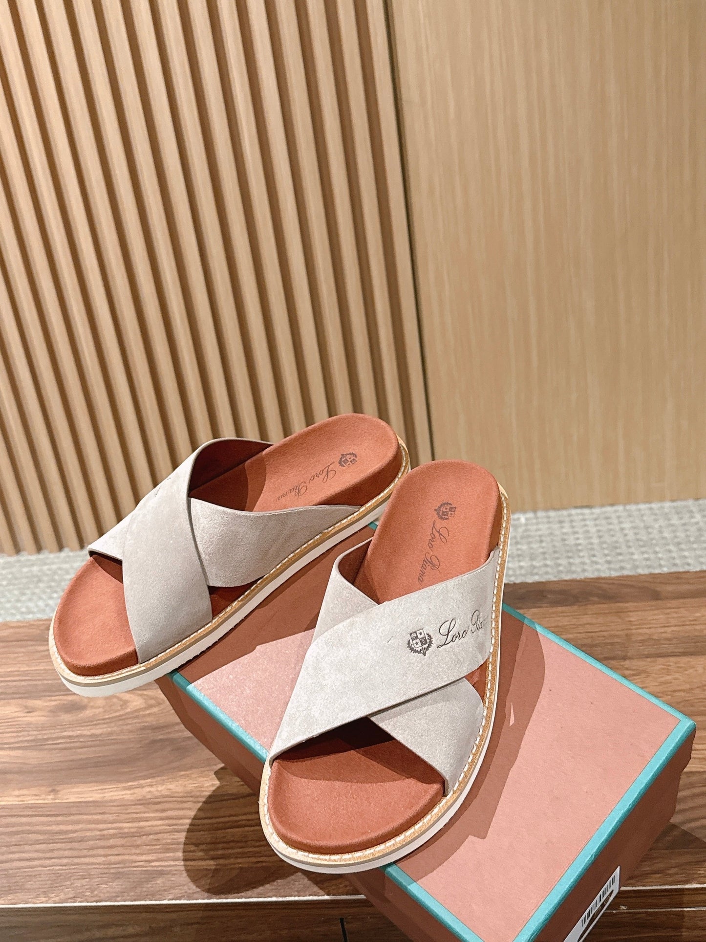 LP 26S CROSS STRAP SLIDES SANDAL IN LIGHT GREY SUEDE