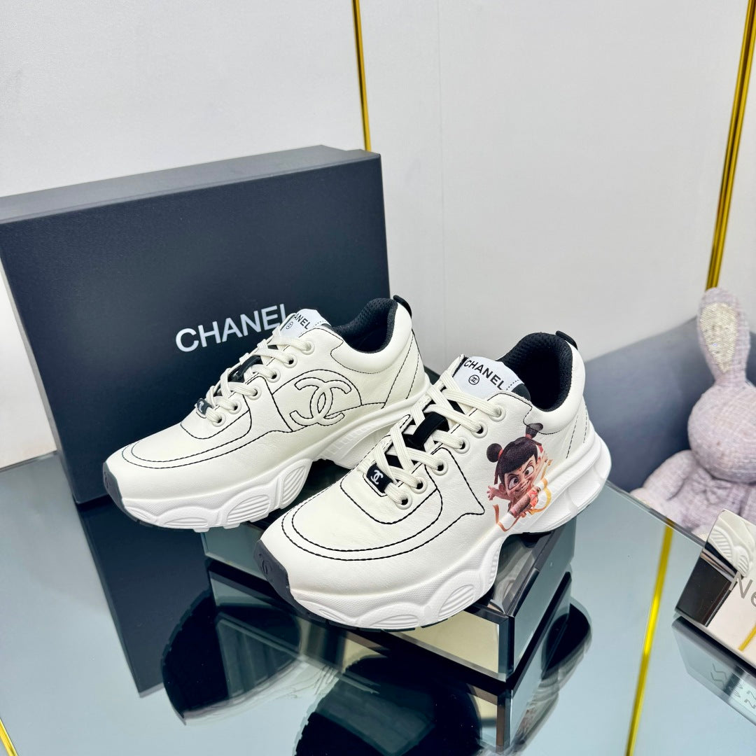 TRAINERS SNEAKER IN WHITE CALFSKIN WITH STICKER 238626