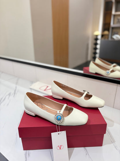 VALENTINO 26S MARY JANE FLATS IN WHITE CALFSKIN WITH CRYSTAL FLOWER