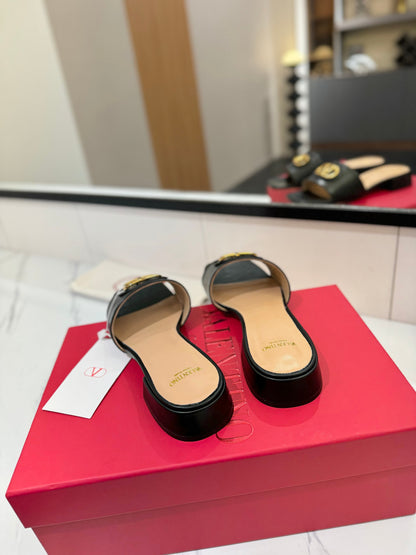 VALENTINO 26S SANDALS IN BLACK SMOOTH CALFSKIN WITH GOLD HARDWARE