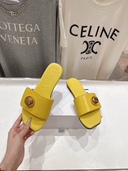 LOEWE 26S PEBBLE SLIDE IN YELLOW CALFSKIN GOLD HARDWARE