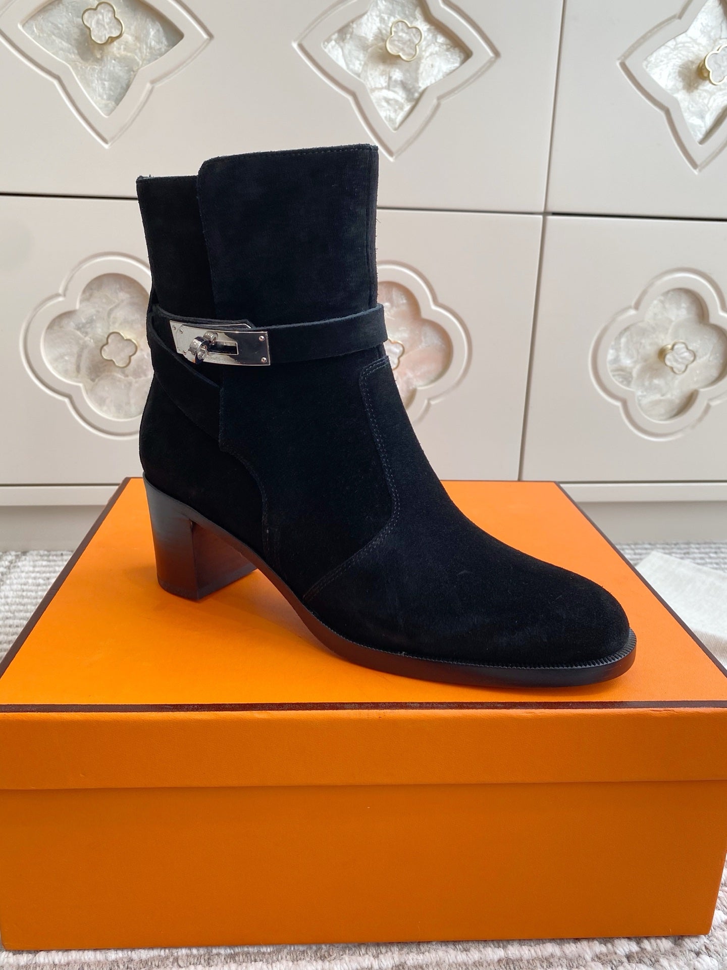 HM 25S FRENCHIE 50 ANKLE BOOT 50 MM IN BLACK SUEDE WITH SILVER HARDWARE