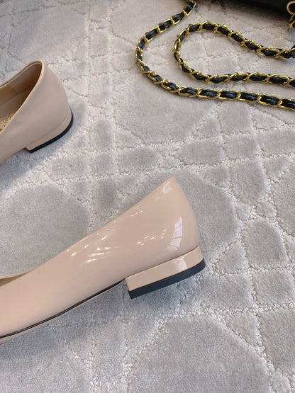 FLAT PUMP 2 CM IN BEIGE CREAM PATENT CALFSKIN