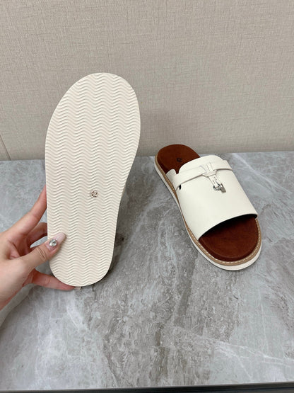 LP 26S LOCK MULE SLIDES IN CREAM WHITE CALFSKIN SILVER HARDWARE