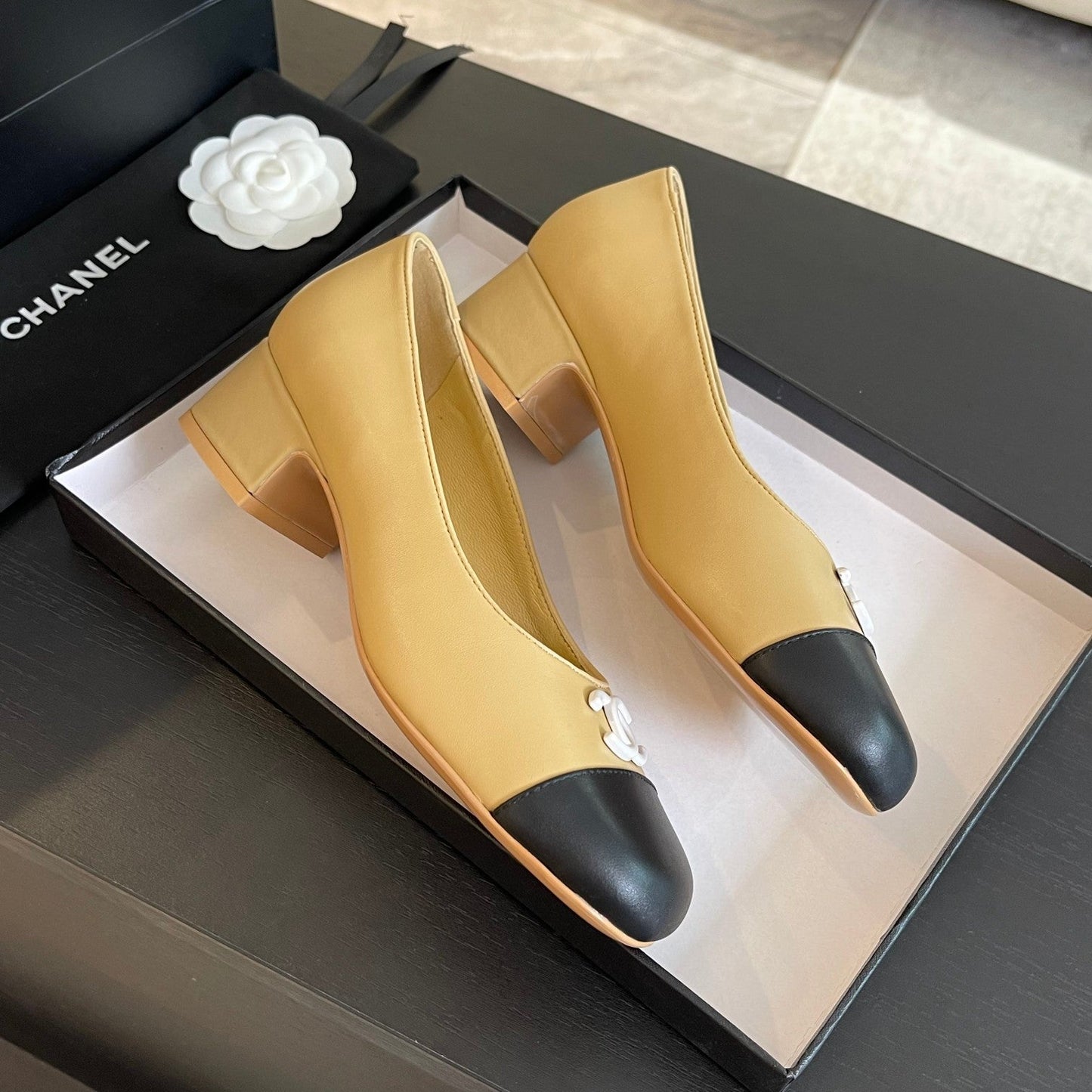 PUMP DARK CREAM MIX BLACK CALFSKIN
