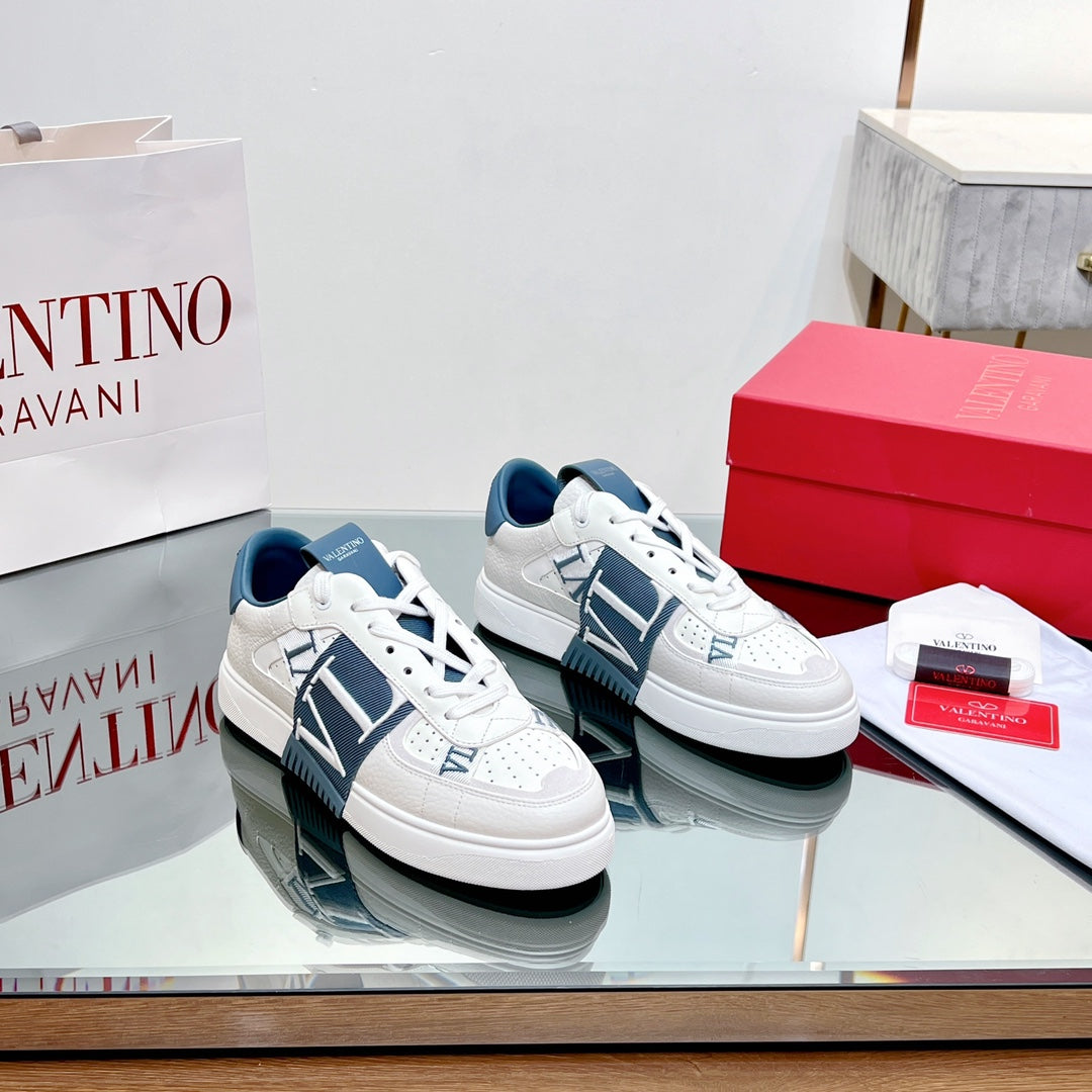VL7N LOW-TOP WHITE CALFSKIN AND AEGEAN BLUE FABRIC SNEAKER WITH BANDS