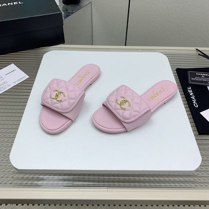 CC Slippers In Quilted Lambskin