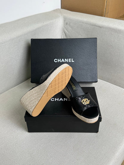 Chanel 2026 Classic Platform Sandals Sheepskin 823302
