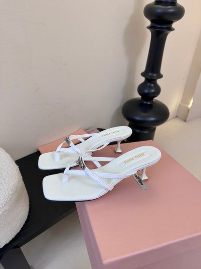 MIUMIU 26S LOW-HEEL THONG SANDALS IN WHITE CALFSKIN