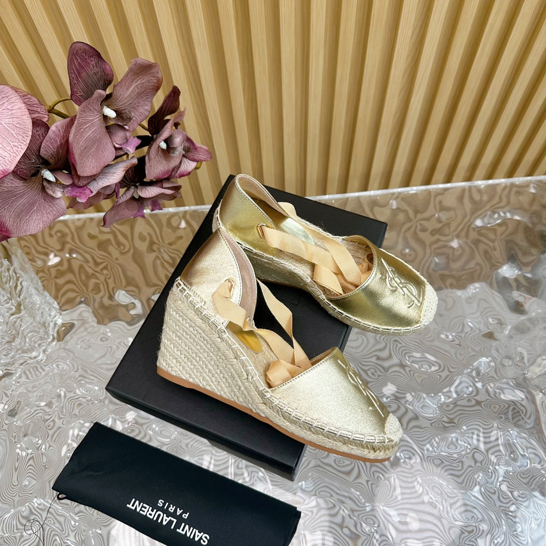 SL WEDGE SANDALS METALLIC GOLD CALFSKIN AND STRAW
