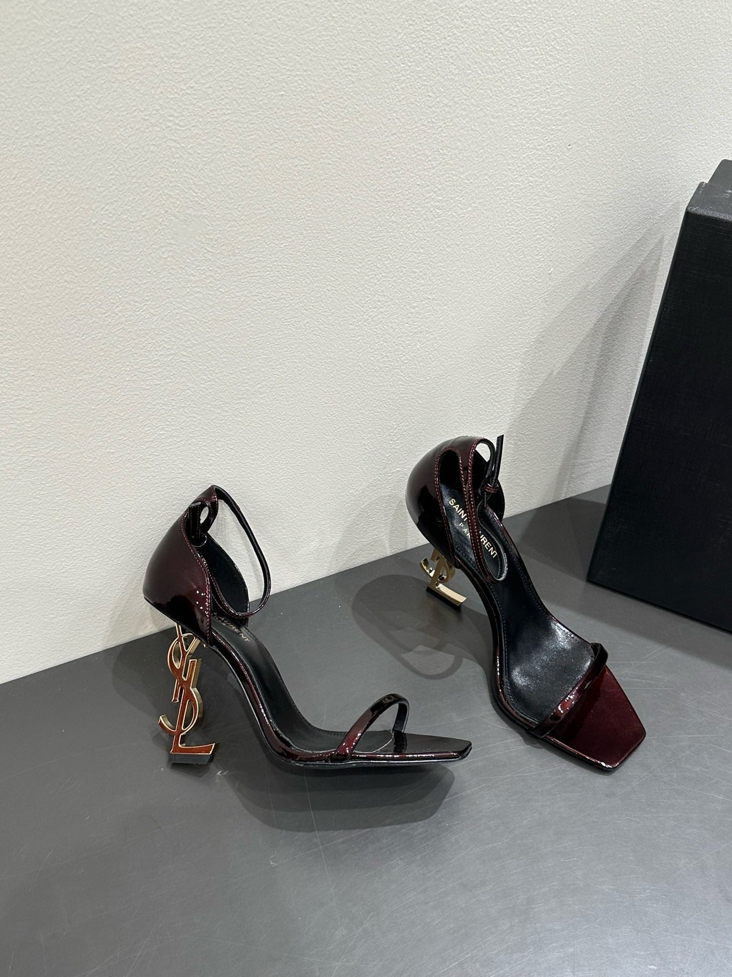 YSL HEELED SANDALS 25S 105 MM IN DARK RED GLOSSY LAMBSKIN