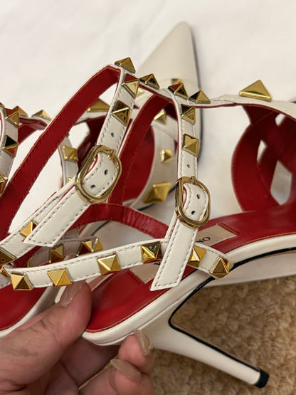 VALENTINO 26S OCKSTUD HEELS IN OFF-WHITE CALFSKIN