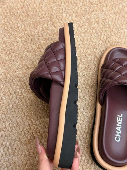 CHANEL 26S SLIDE SANDALS IN BURGUNDY RED QUILTED CALFSKIN SILVER HARDWARE