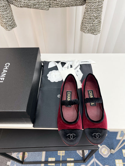 CC MARY JANE FLAT IN RED AND BLACK VELVET