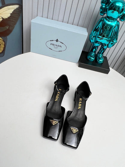 PRADA 26S ANKLE STRAP PUMPS 40MM IN BLACK PATENT CALFSKIN TRIANGLE LOGO