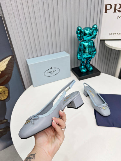 PRADA 26S ROUND TOE SLINGBACK PUMPS 40MM IN LIGHT BLUE CALFSKIN WITH BOW